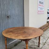 Rustic Burgundian farm table with old round shutters - 1m50