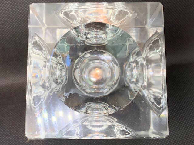 Cubic crystal table lighter