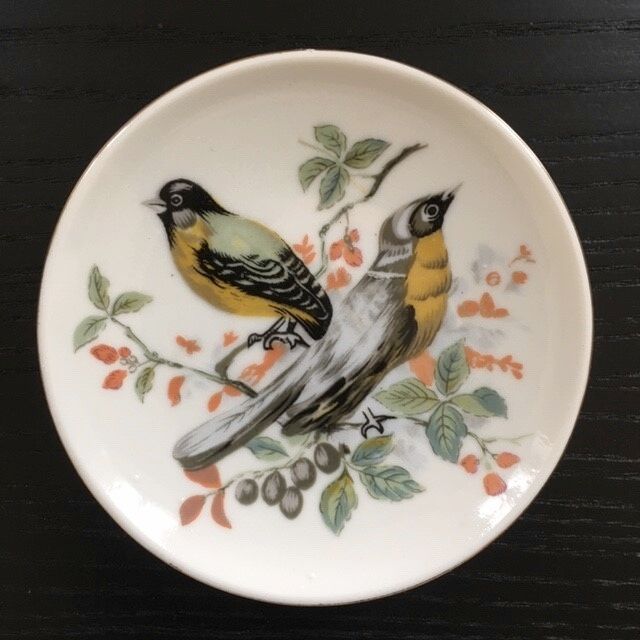 Collection of 6 small bird décor plates