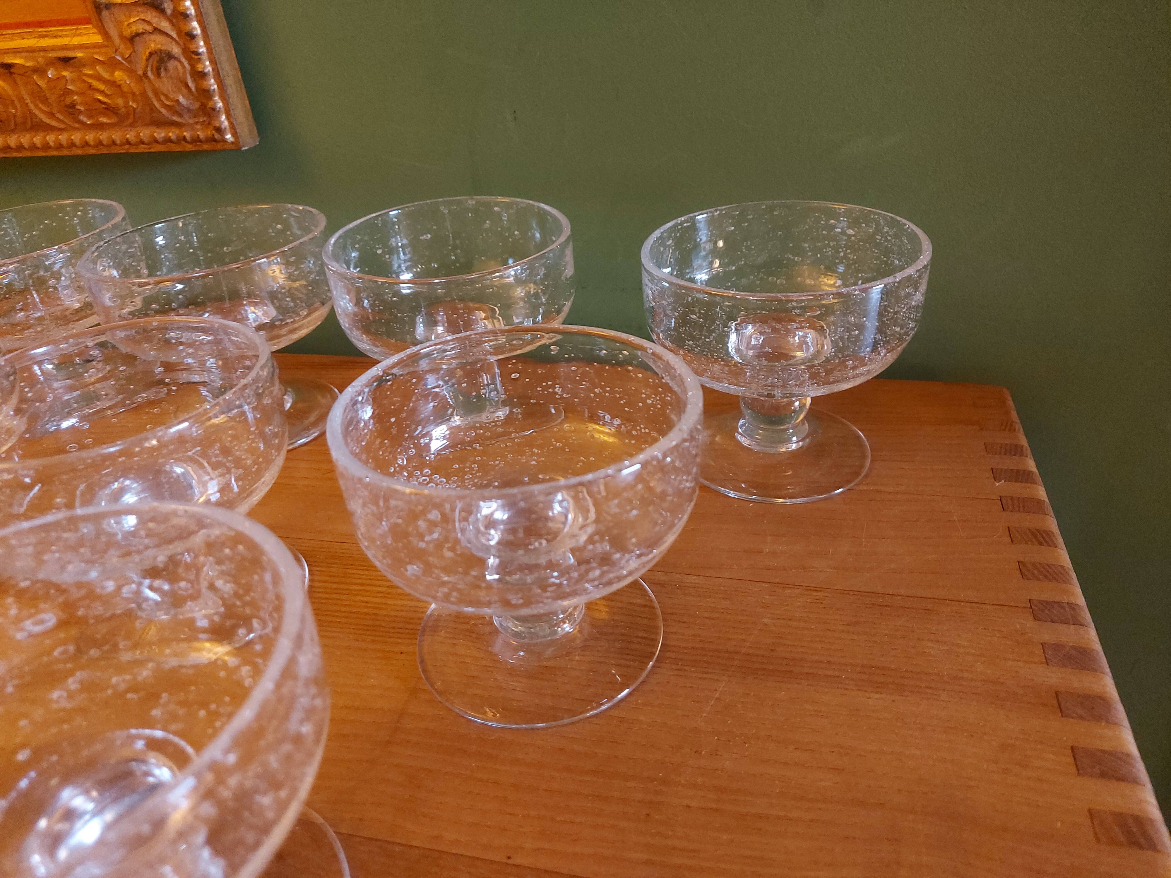 9 coupes en verre soufflé