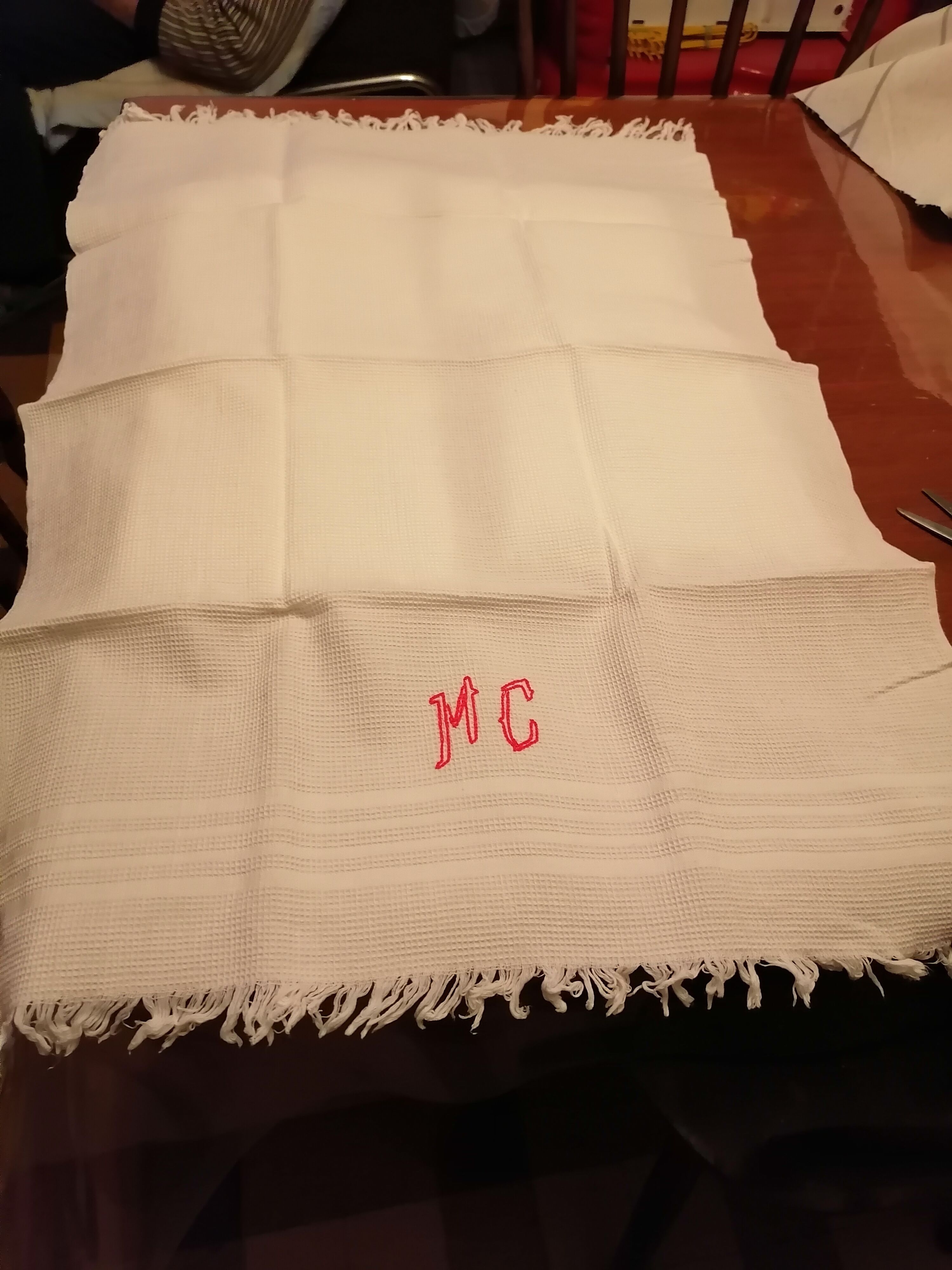 Lot 4 white honeycomb towels