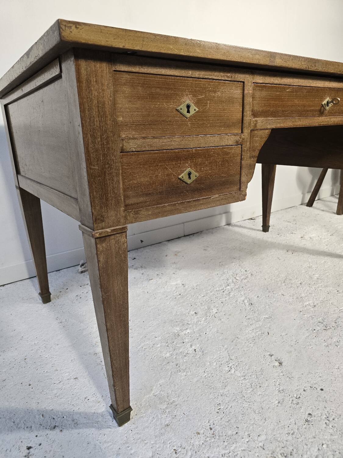 Bureau plat double face en acajou, style Louis XVI – XIXᵉ siècle