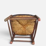 Fauteuil rustique ancien en noyer et cuir, 18e siècle