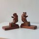 Paire de serre-livres vintage en bois sculpté à la main, décor ours
