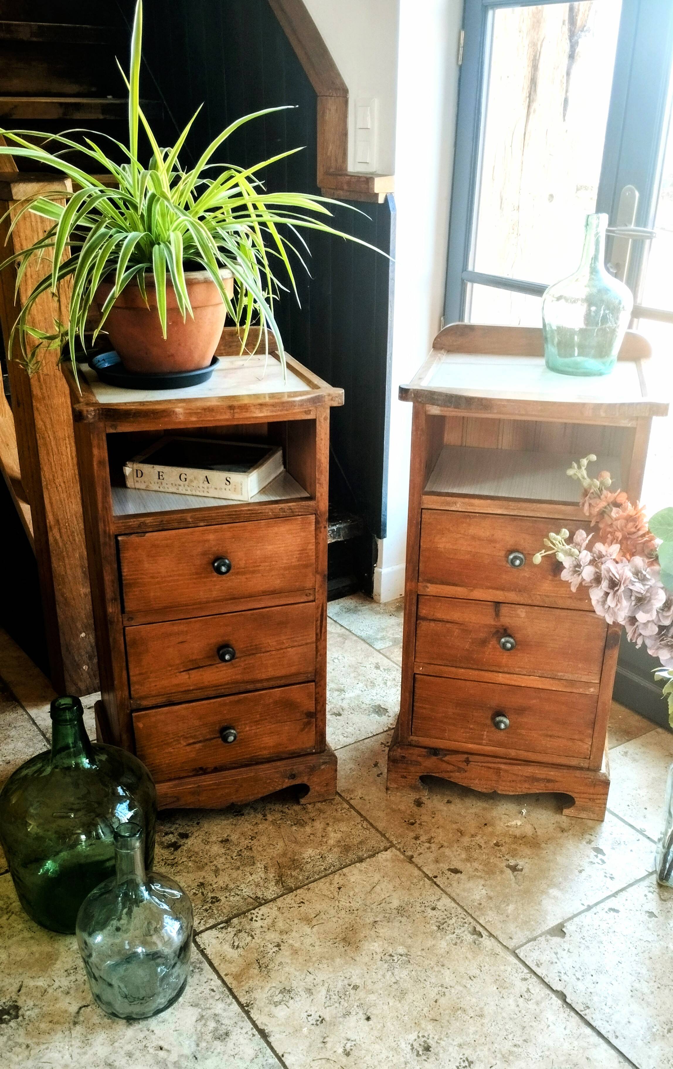 Paire de commodes vintage