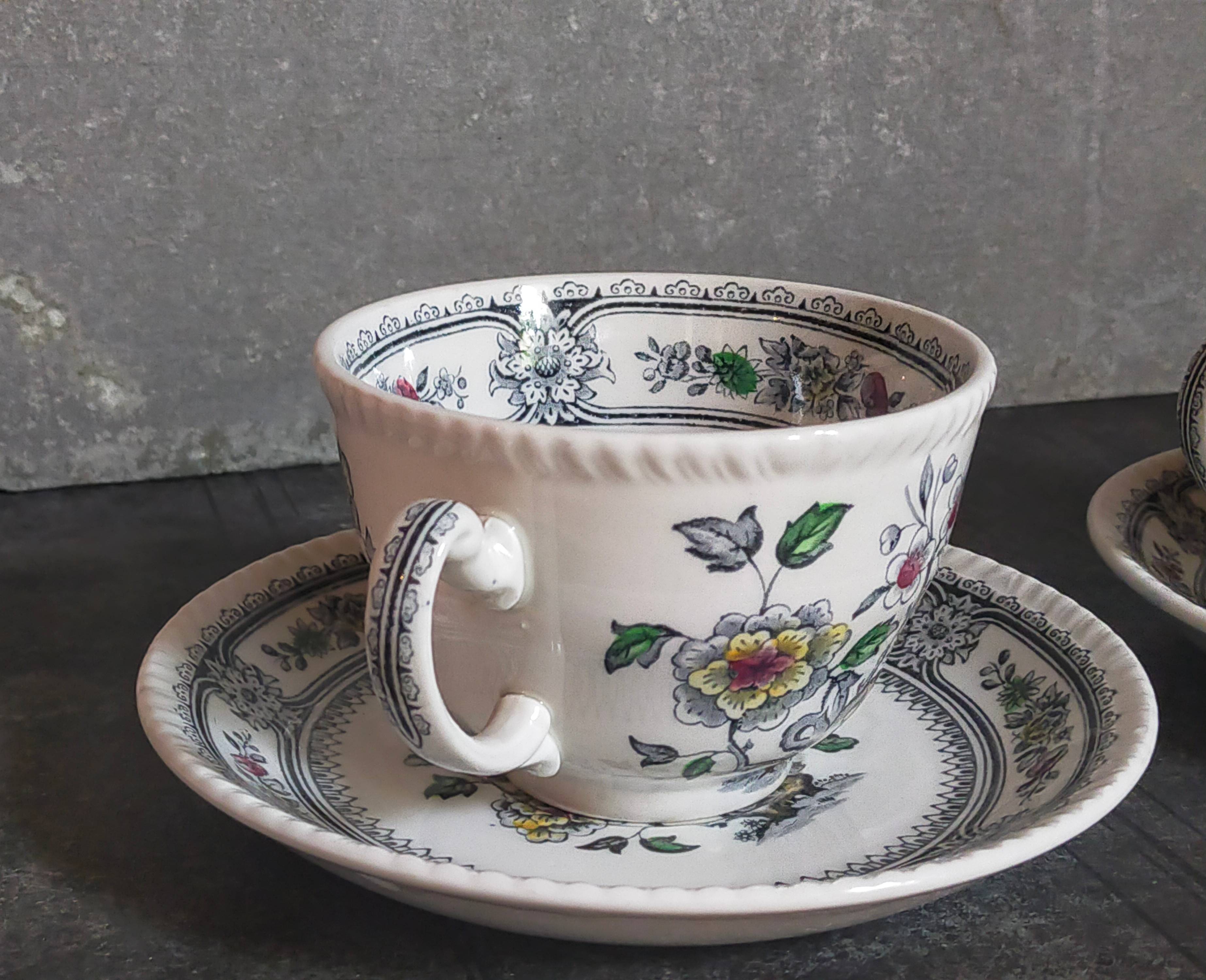 Two vintage wood & sons english lunches "dorset" service