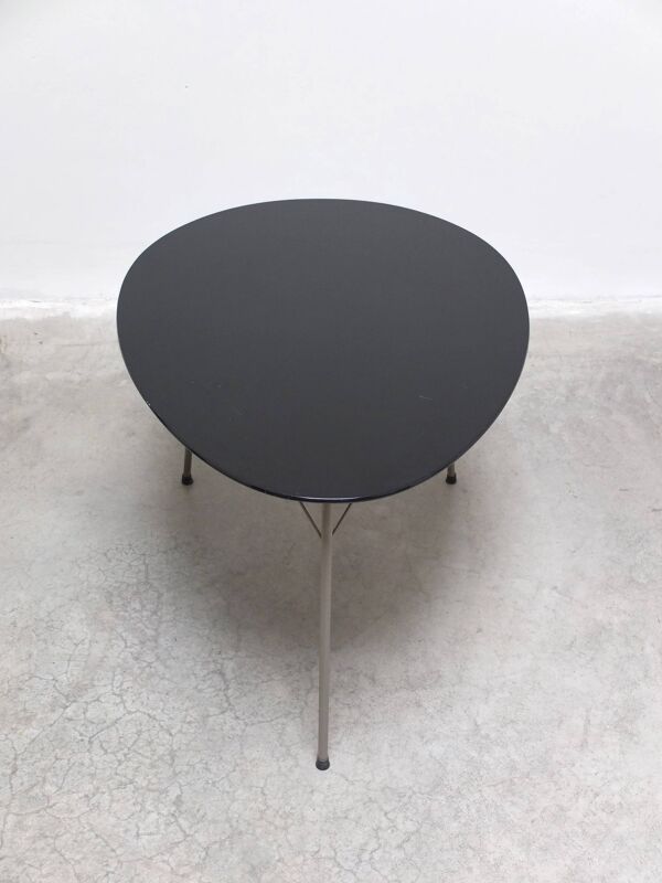 Table 'Egg' rare par Arne Jacobsen pour Fritz Hansen, 1952
