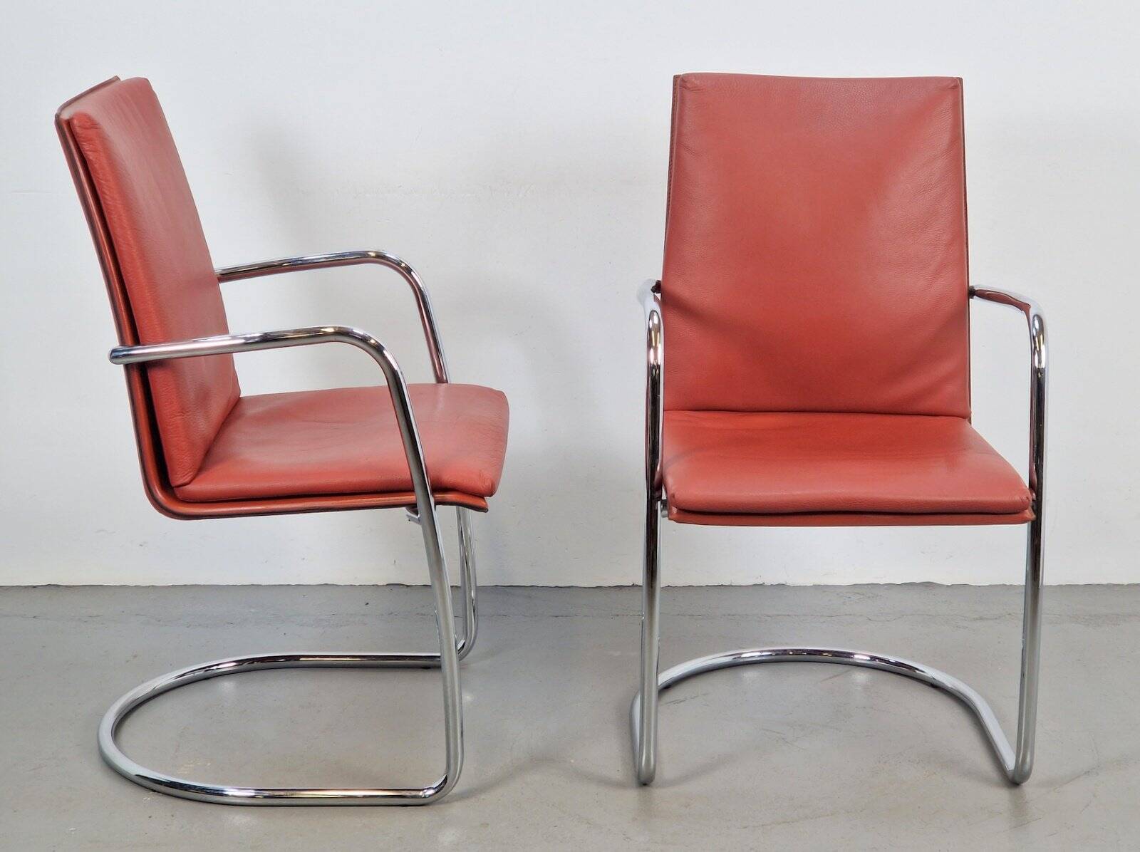 Chaises Mizar en cuir rouge par Mateo Grassi, Italie, années 1980, ensemble de 2