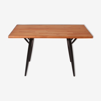 'Pirkka’ dining table by Ilmari Tapiovaara