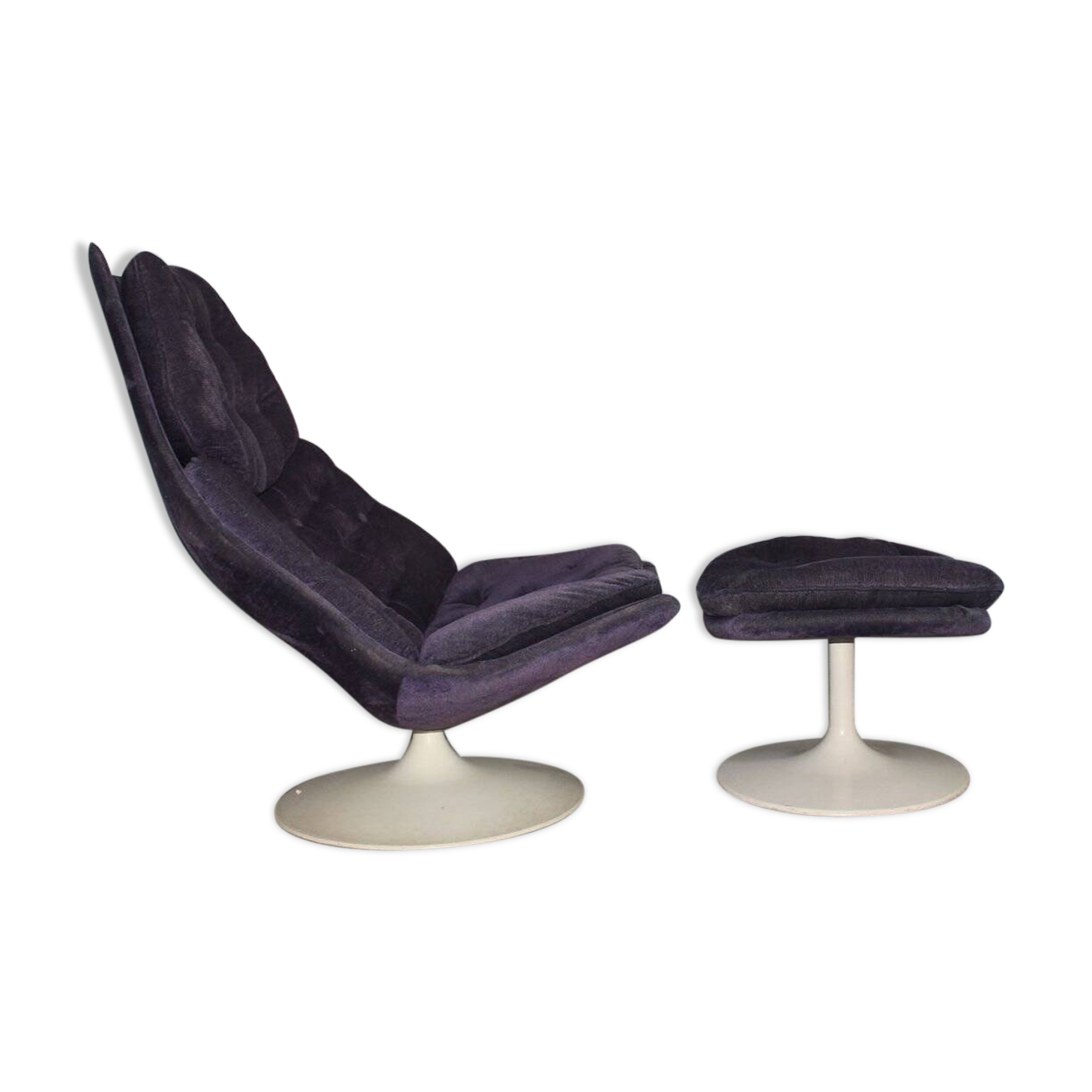 Armchair and ottoman model F585 in purple by Geoffrey D. Harcourt for Artifort, 1960s.