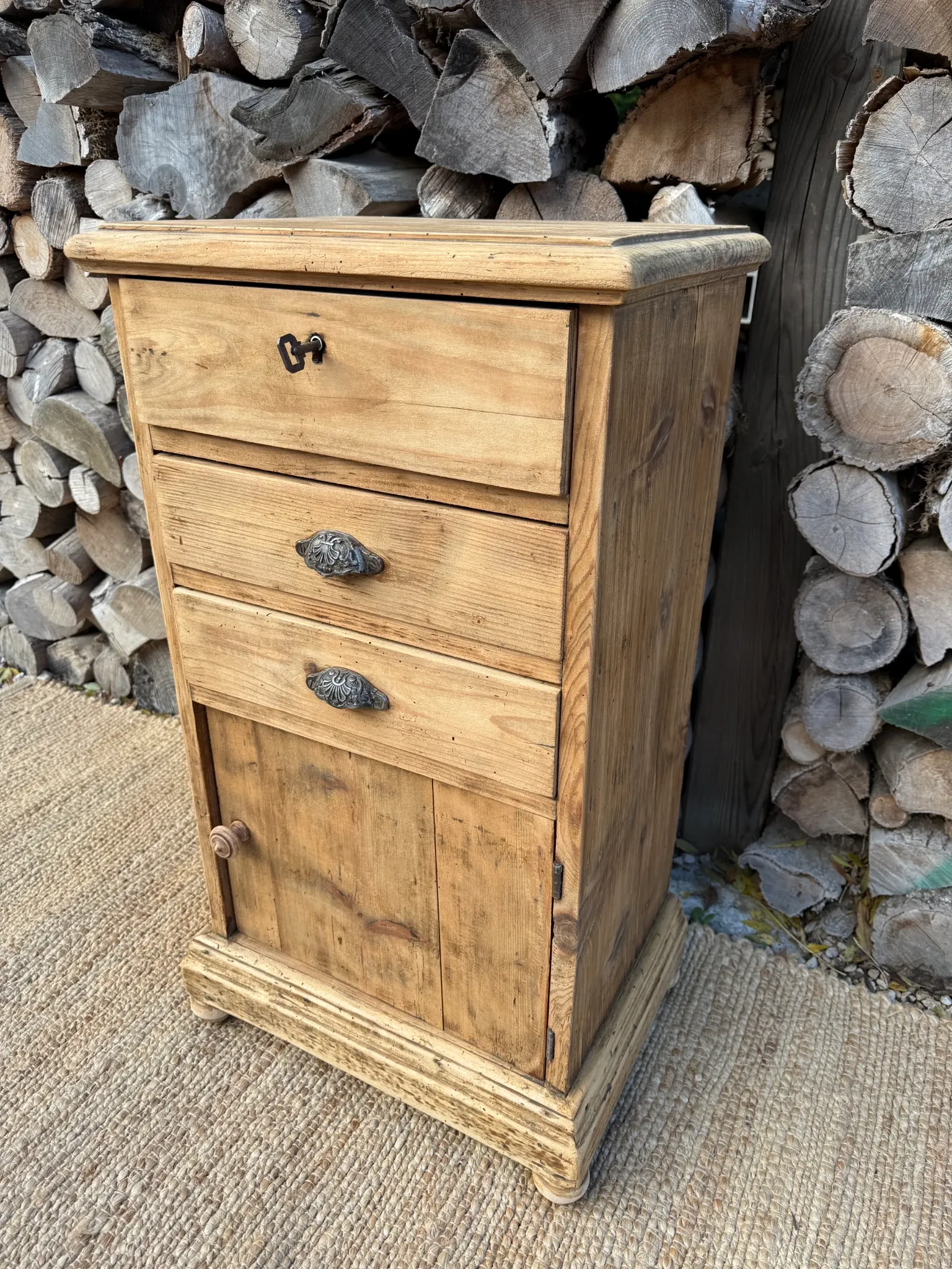 Solid wood chiffonier / Storage furniture
