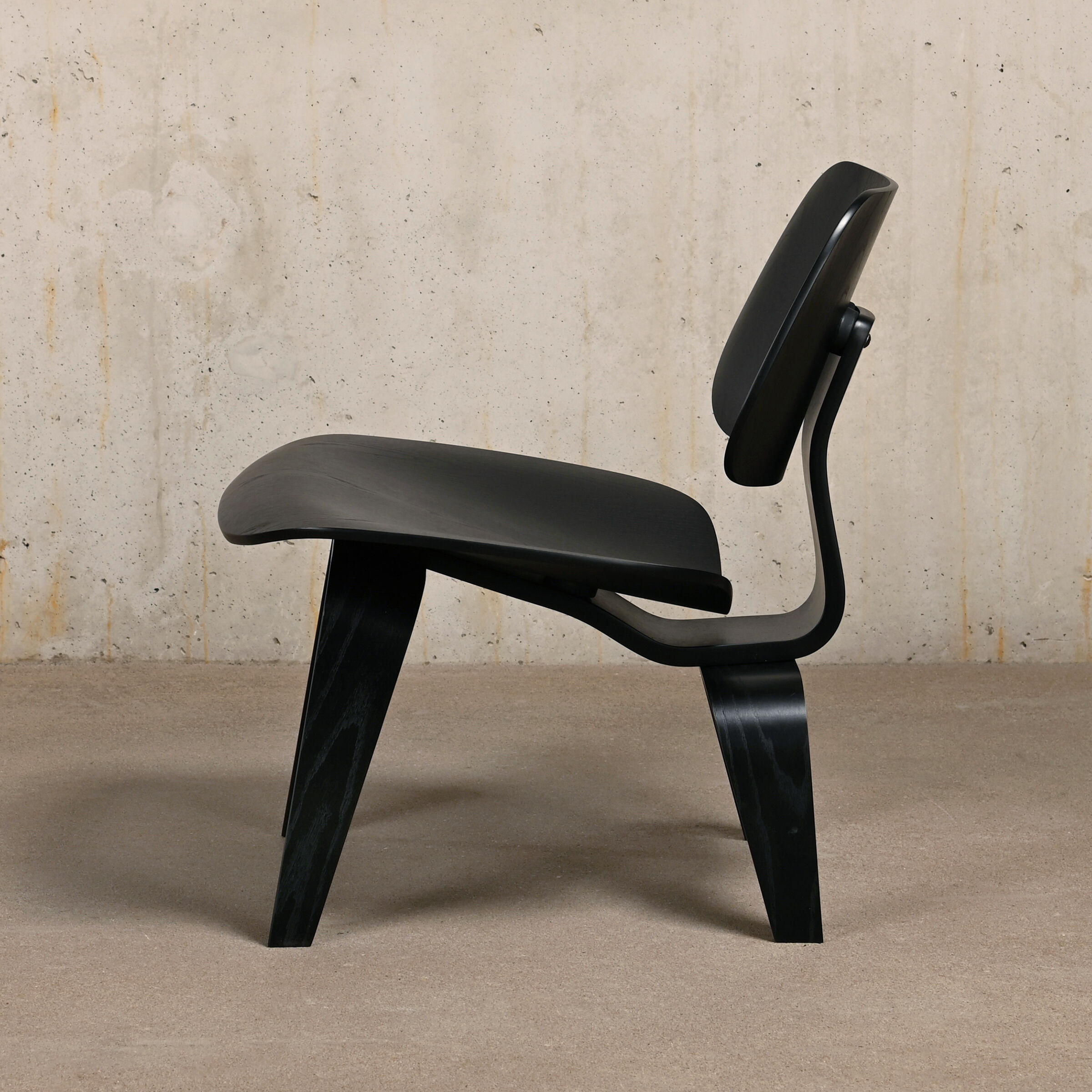Fauteuil Charles & Ray Eames LCW pour Herman Miller