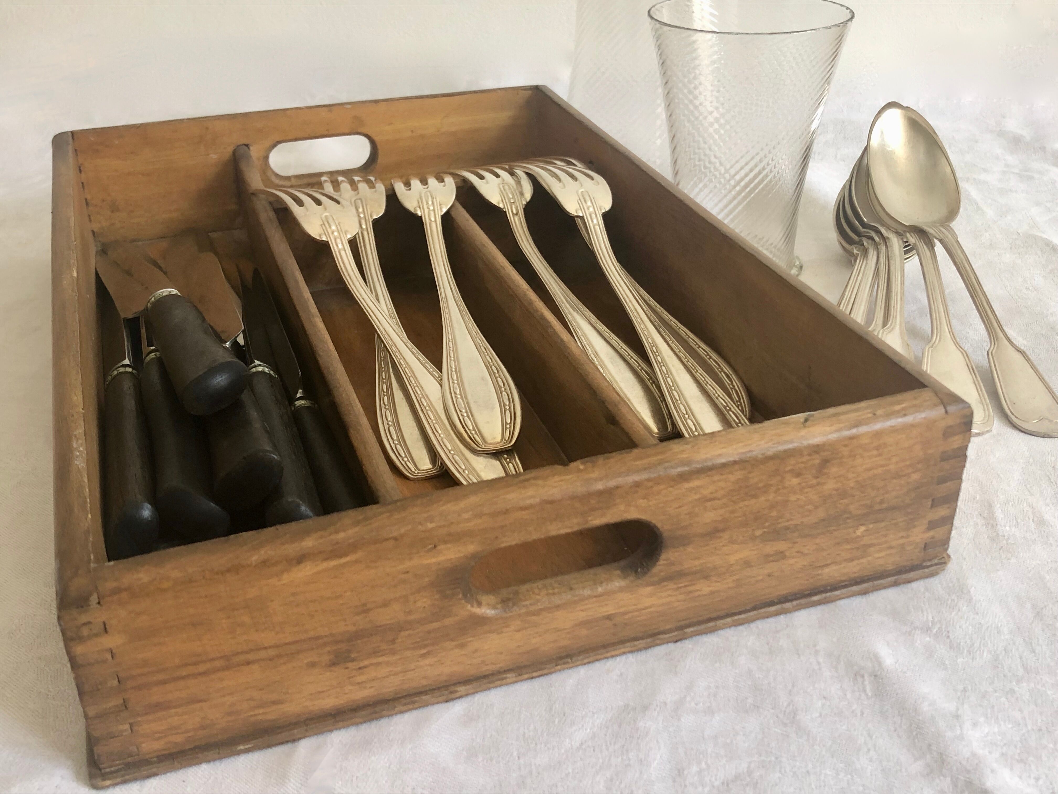 Range-couverts en bois