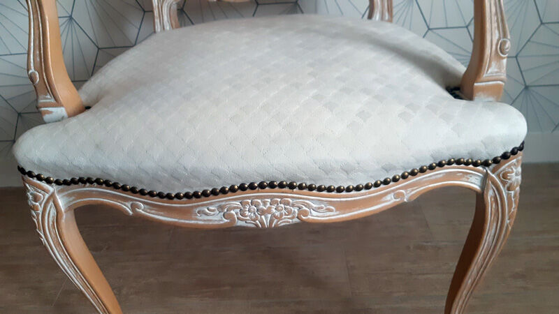 Armchair in white ceruse wood Louis XV style