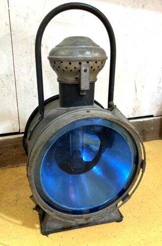 Old locomotive lantern - SNCF