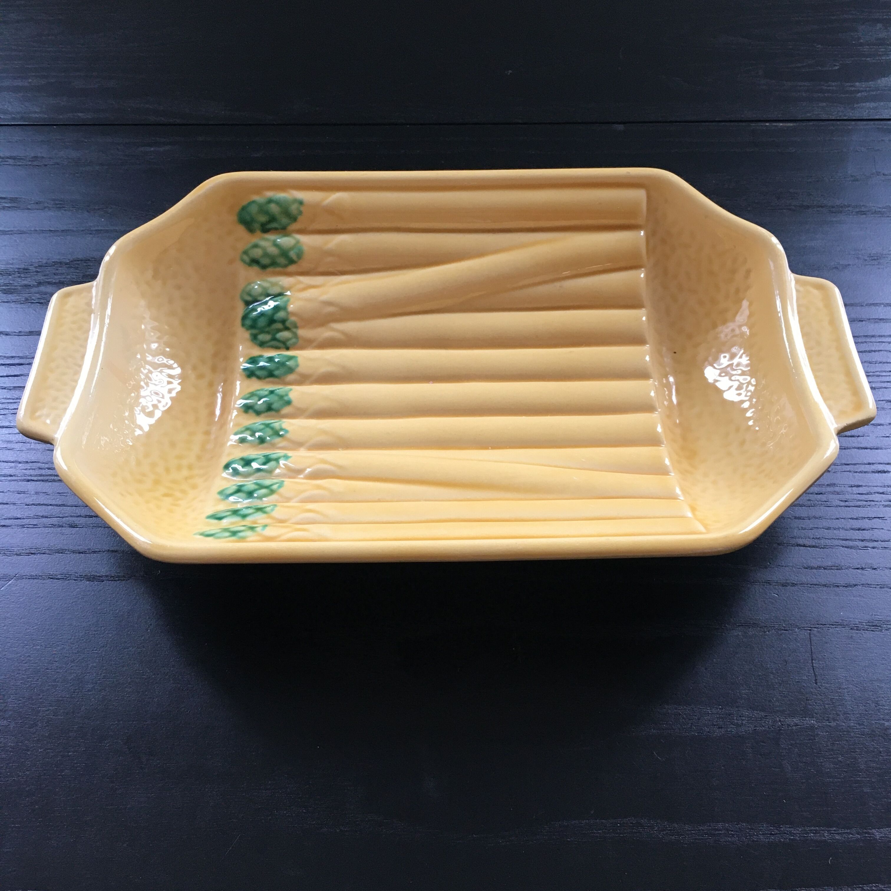 Asparagus dish in slipware