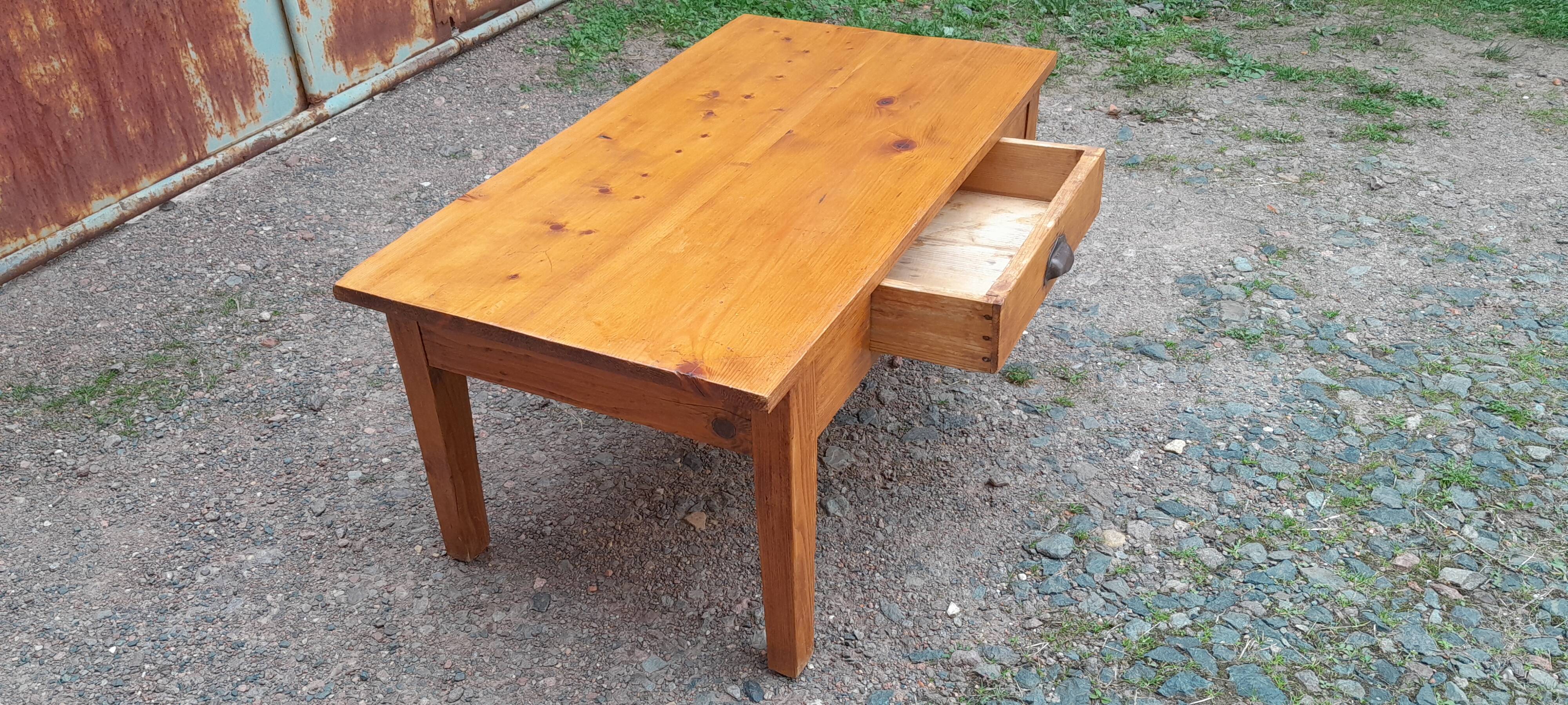 Table basse sapin patiné