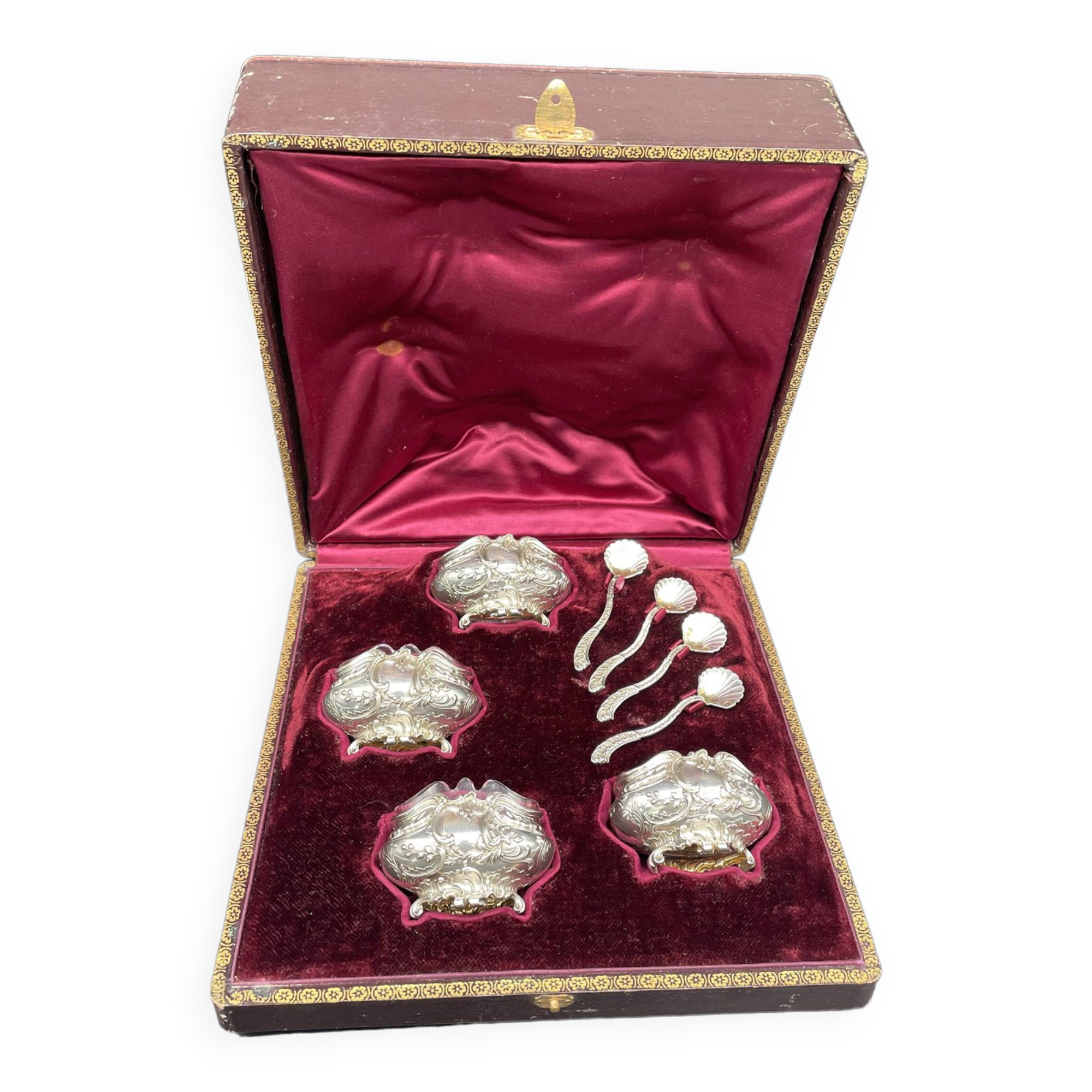4 salt pots, silver, Ravinet D'enfert, 4 shovels, white glass interior, case, purple interior, 19th century