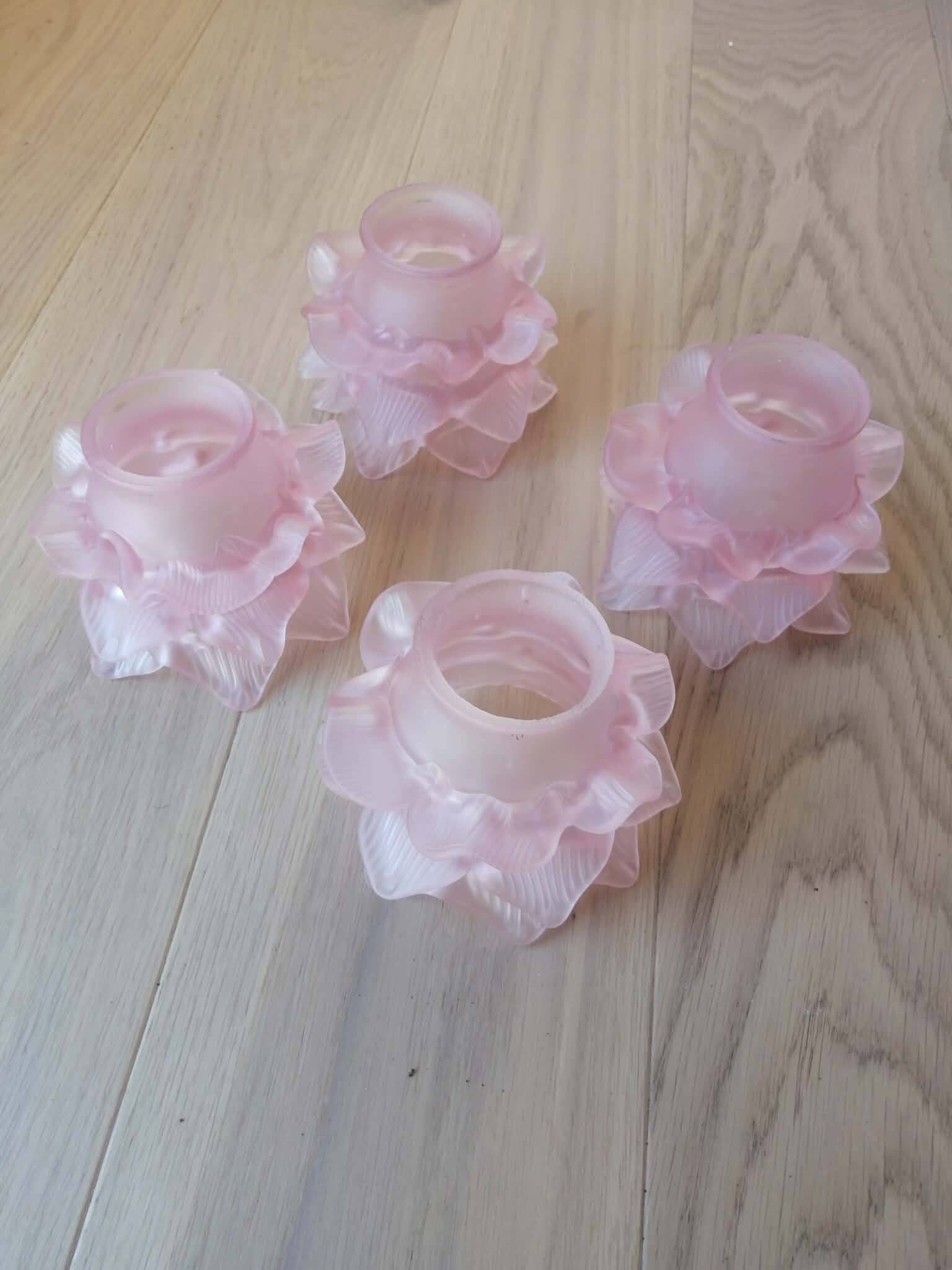 Lot de 4 tulipes roses art déco en pâte de verre