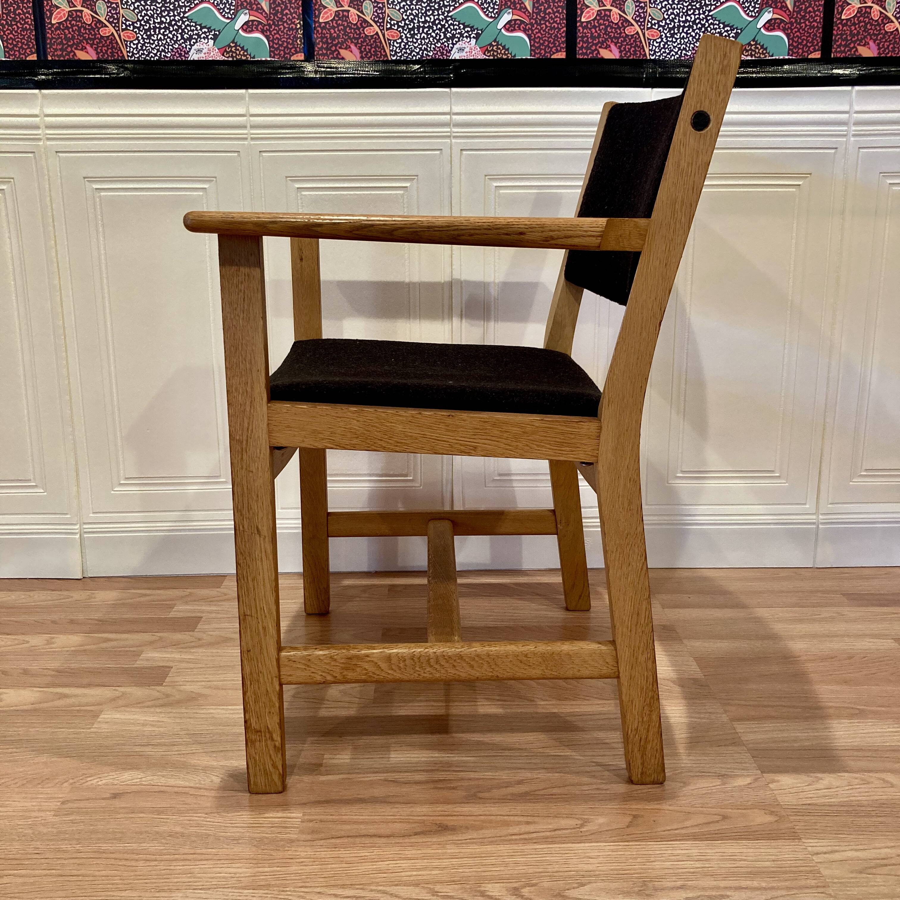 Set of 4 armchairs stamped Hans Wegner "Scandinavian design" 1960.