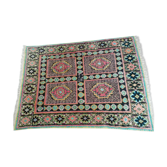 Hand woven wool rug 150x204cm