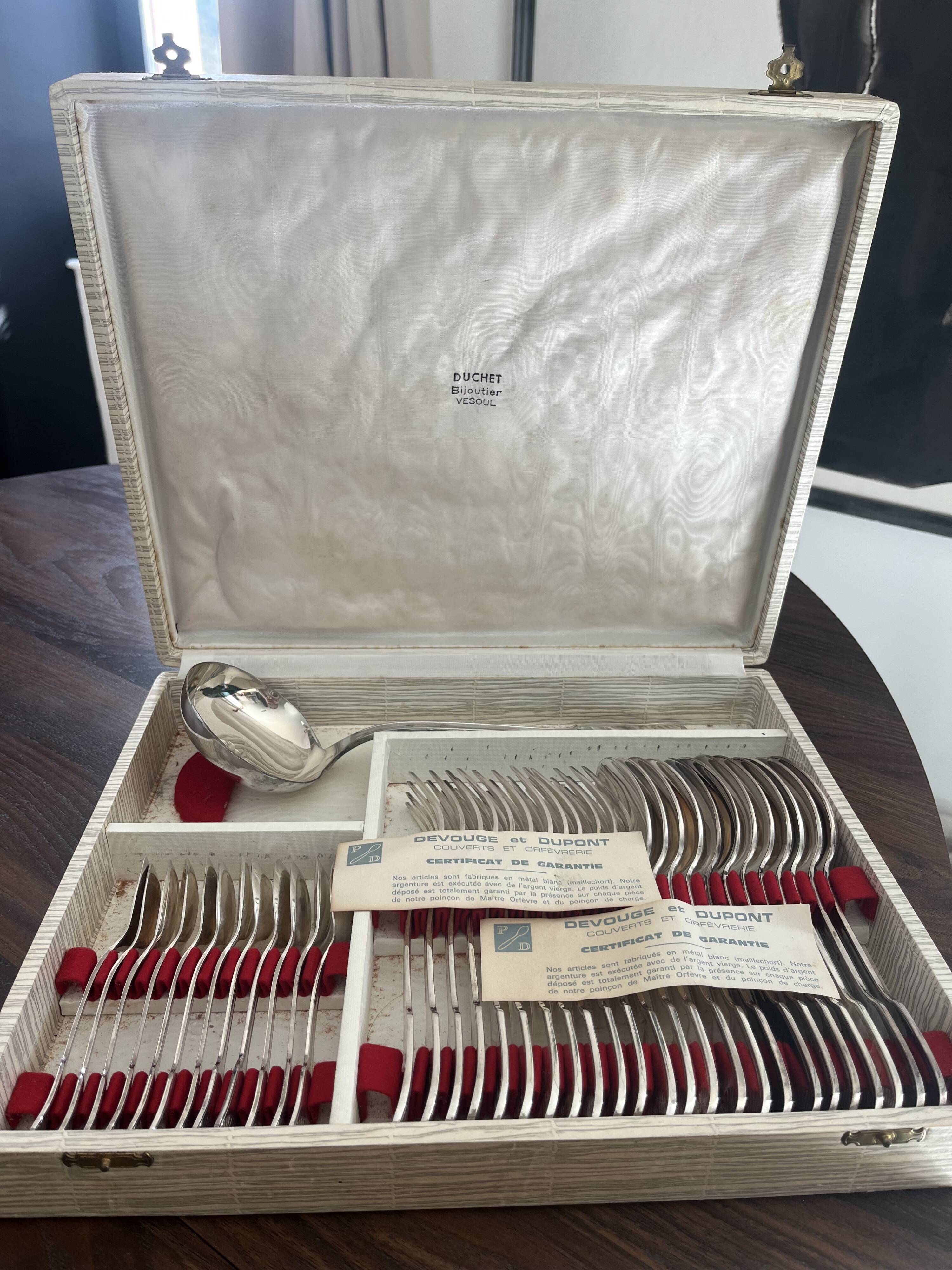 Devouge and Dupont cutlery set