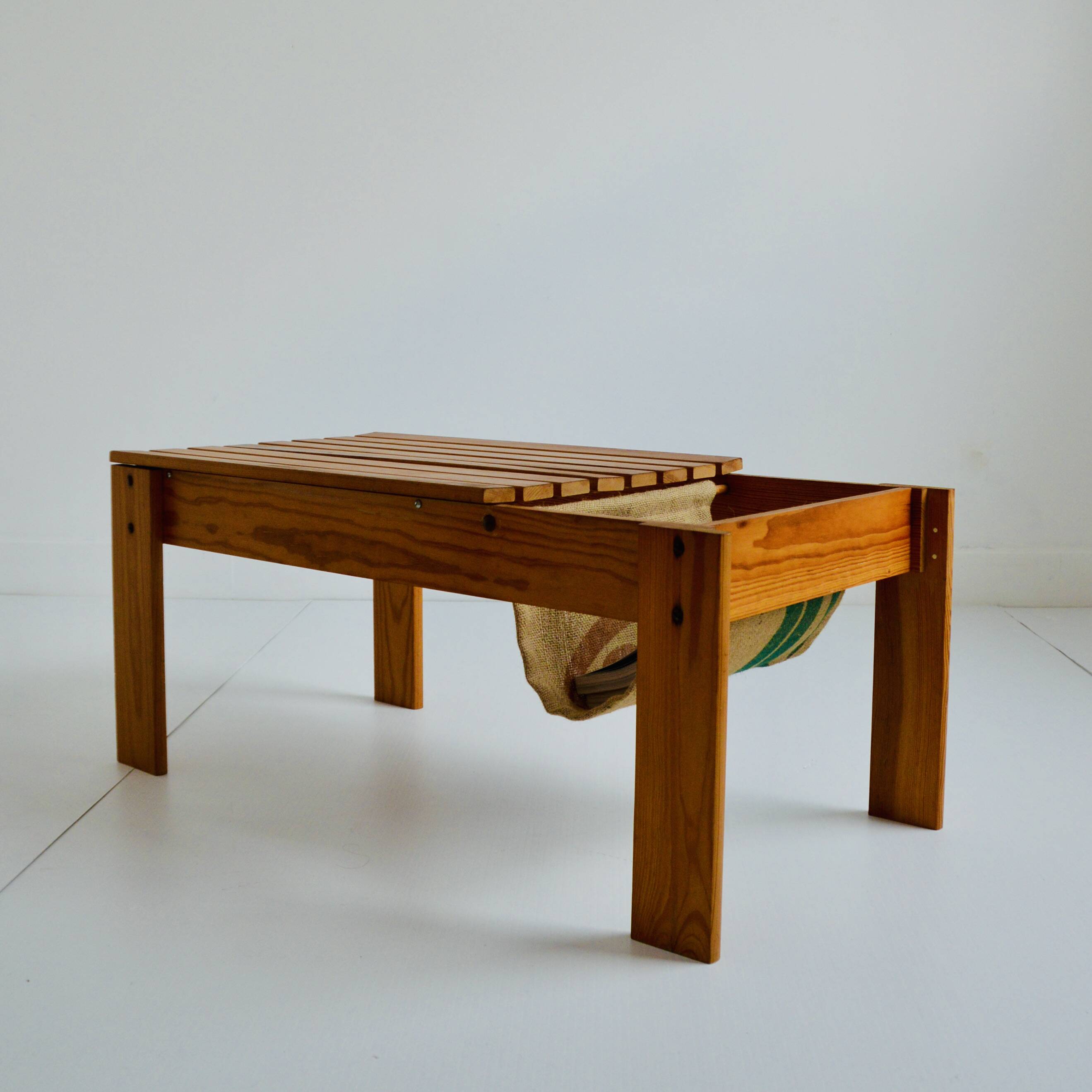 Vintage Brutalist coffee table/newspaper rack, 1960s/1970s