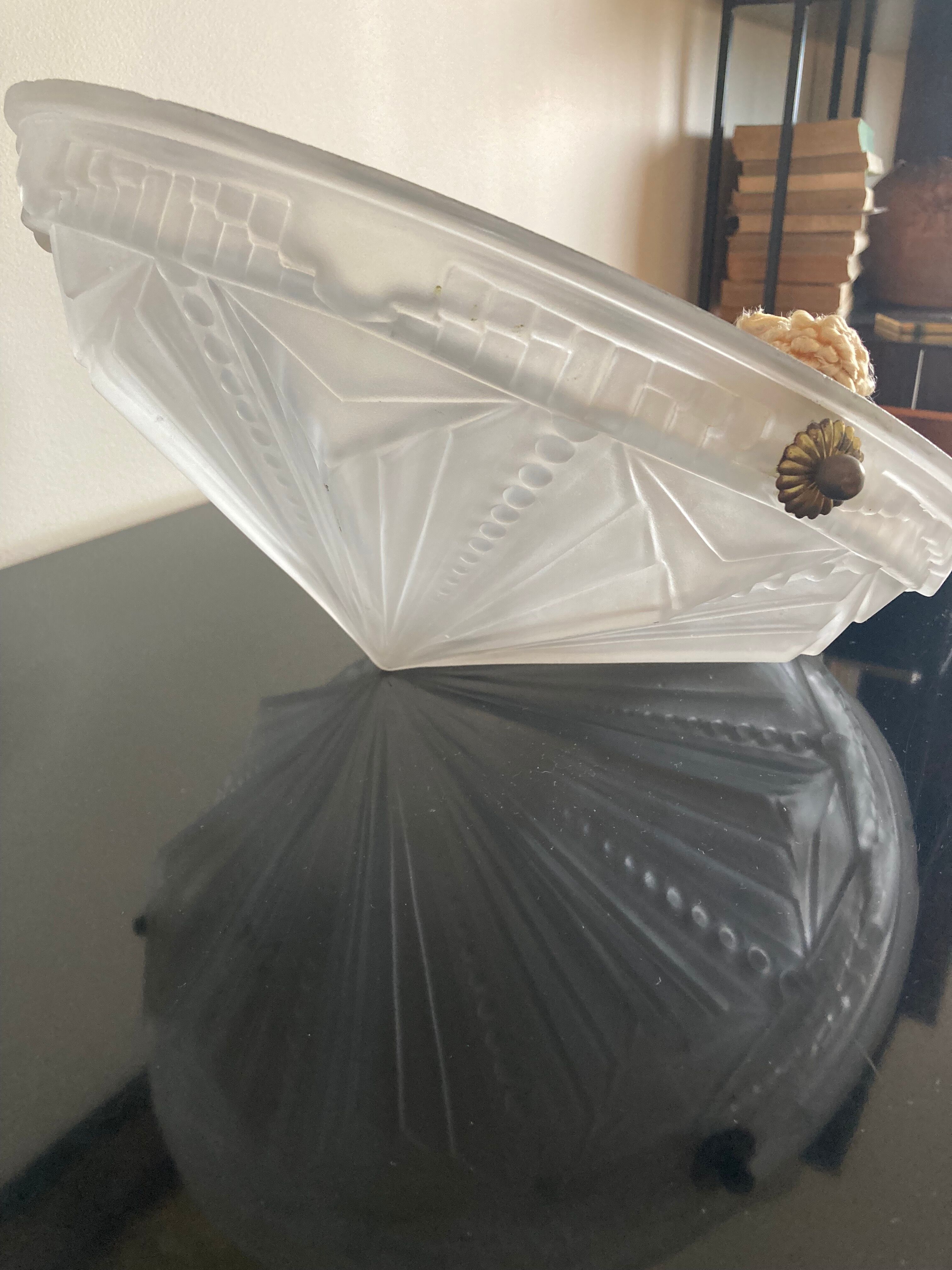 Vintage washbasin suspension