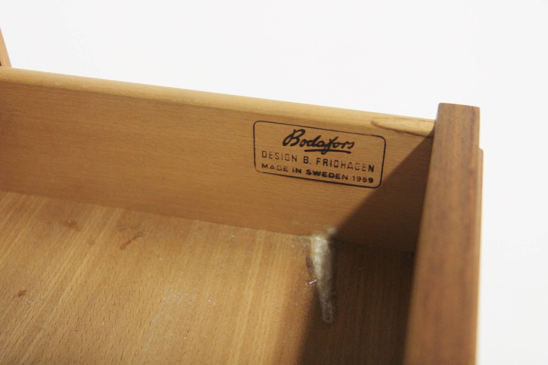 Scandinavian walnut bookcase by Bertil Fridhagen for Bodafors, Sweden, 1960