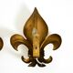 Une paire de grandes appliques murales en métal doré Fleur-de-Lis des années 1970 par Hans Kögl.