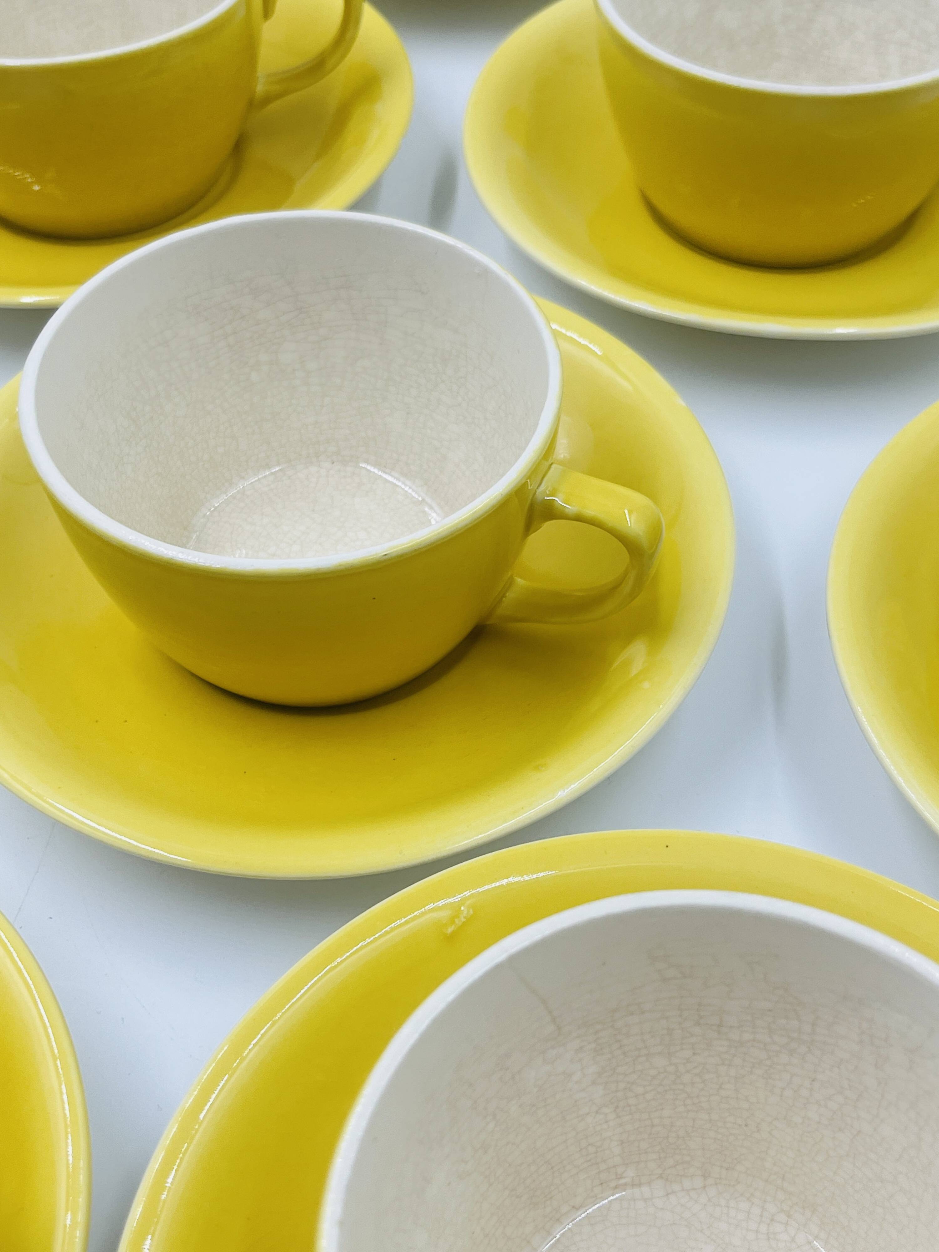 Service 10 tasses jaune Boch Belgique vintage