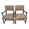 Paire de chaises à bras fauteuils de style Louis XIII en noyer
