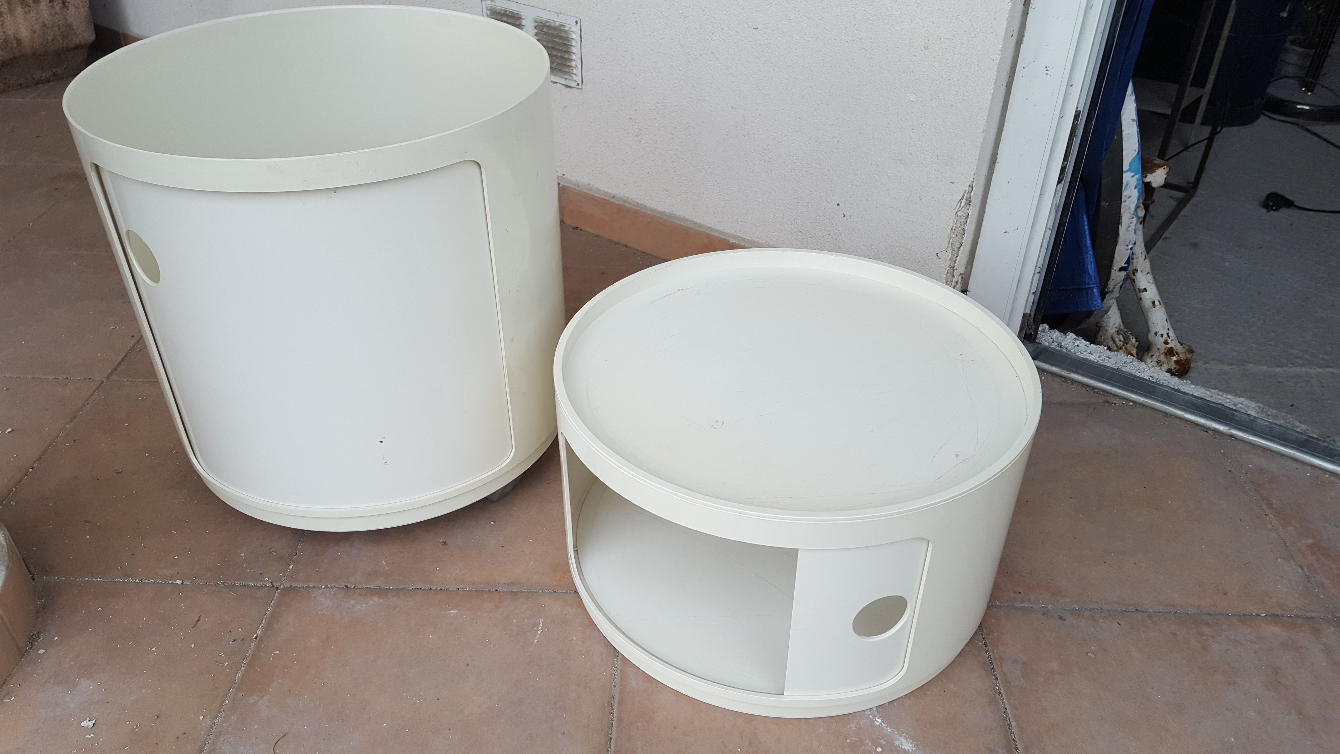 Kartell rolling table, design Anna Castelli