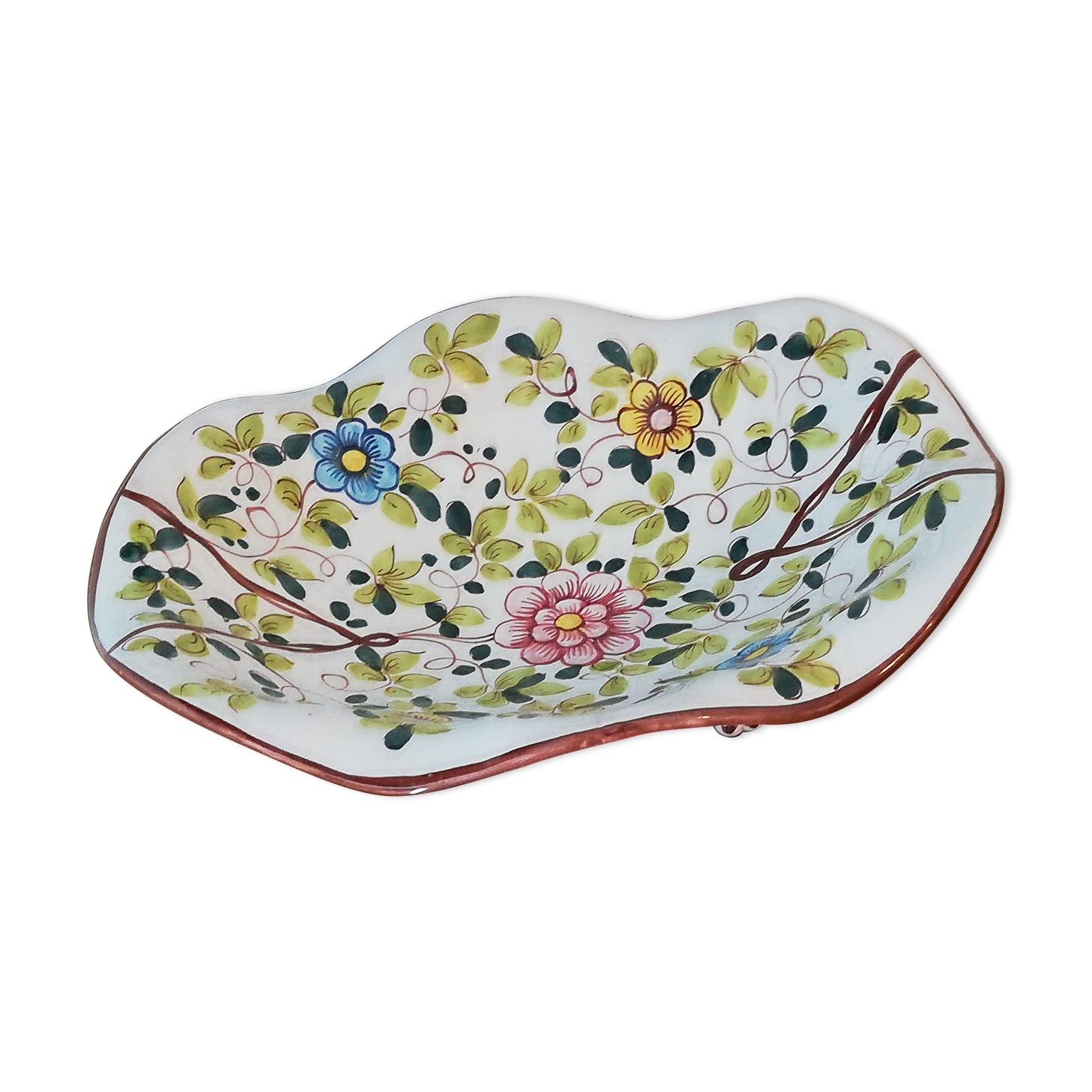 Old fruit cup on feet