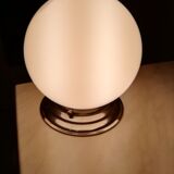 Lampe boule opaline année 50