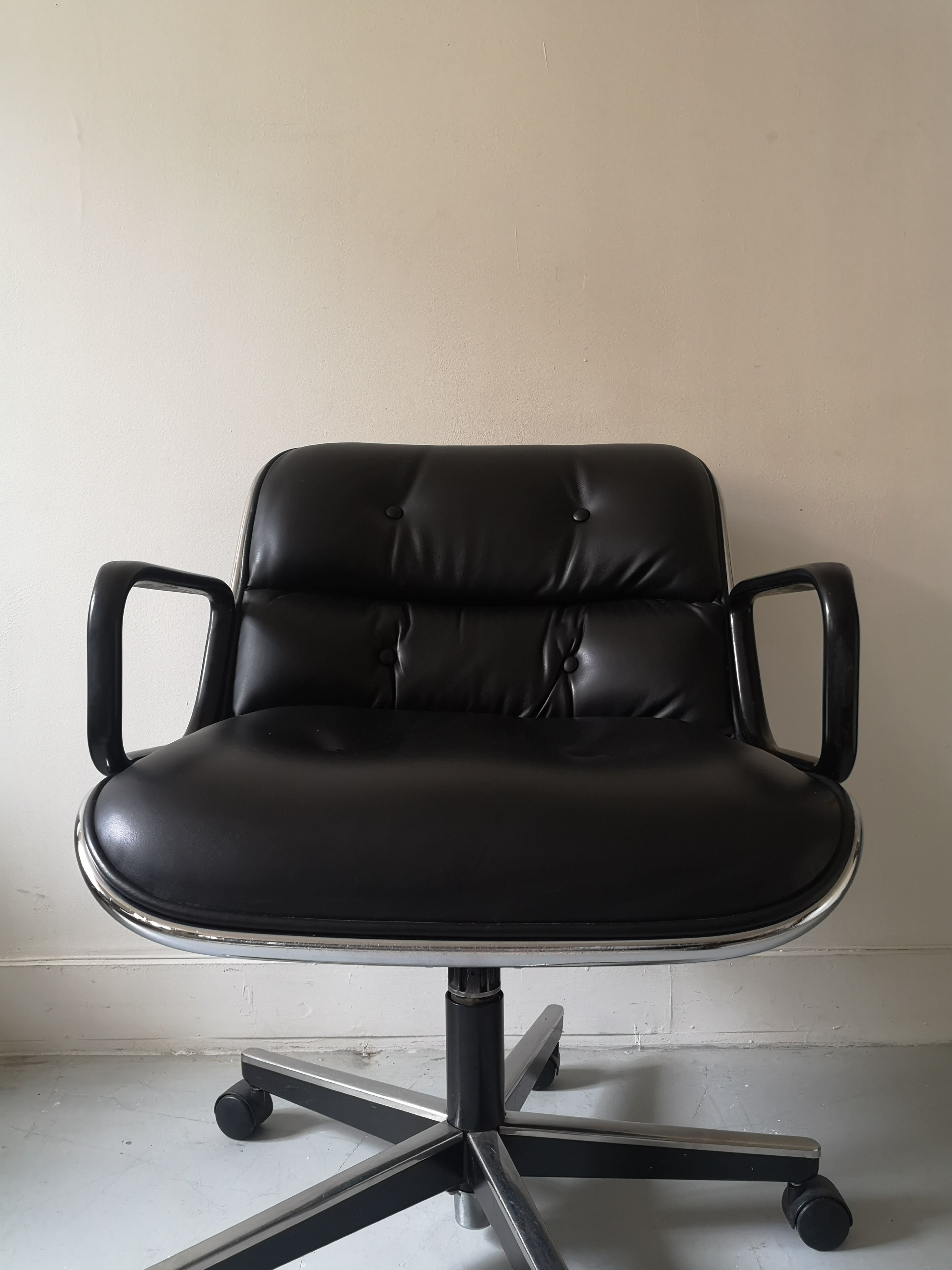 Fauteuil de bureau en cuir noir by Charles pollock pour Knoll,1970