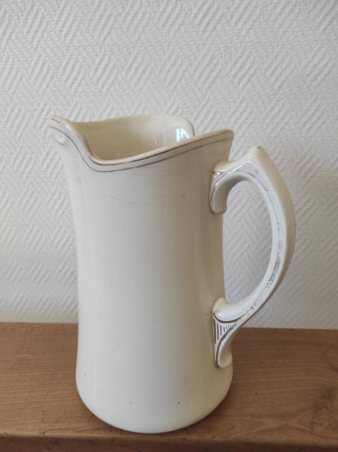 Old earthenware jug Moulin des Loups/Hamage north
