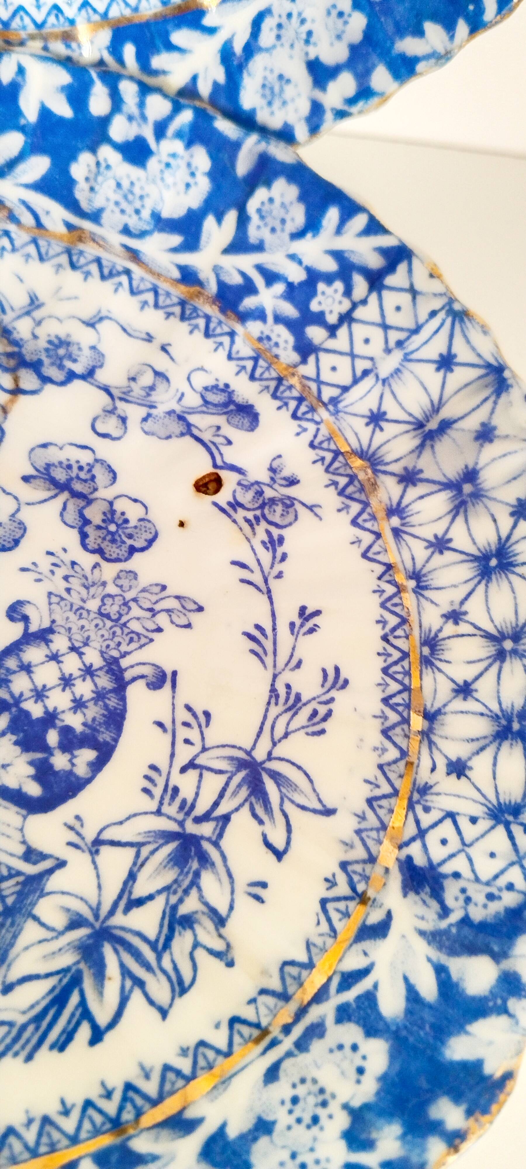 Set of 2 saucers, Lunéville lace, blue and gold, Blairs