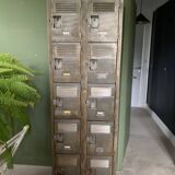 Meuble métal casiers