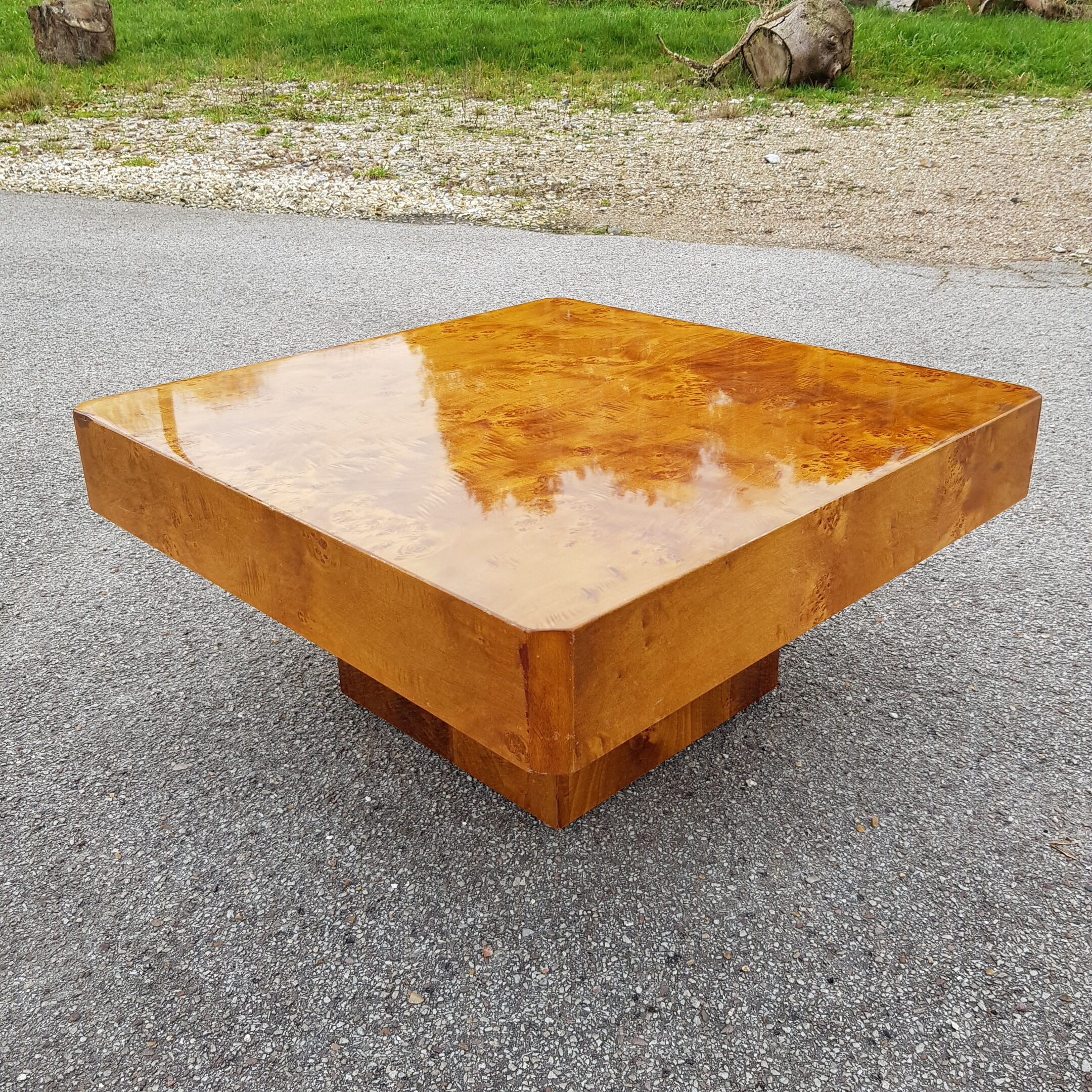 Sofa tip or coffee table