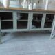 Buffet, desserte vintage réenchanté en vert de gris, plateau  bois.