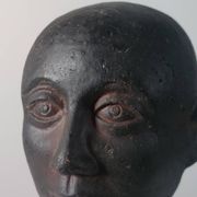 Rare buste en céramique de portrait Wunderkammer
