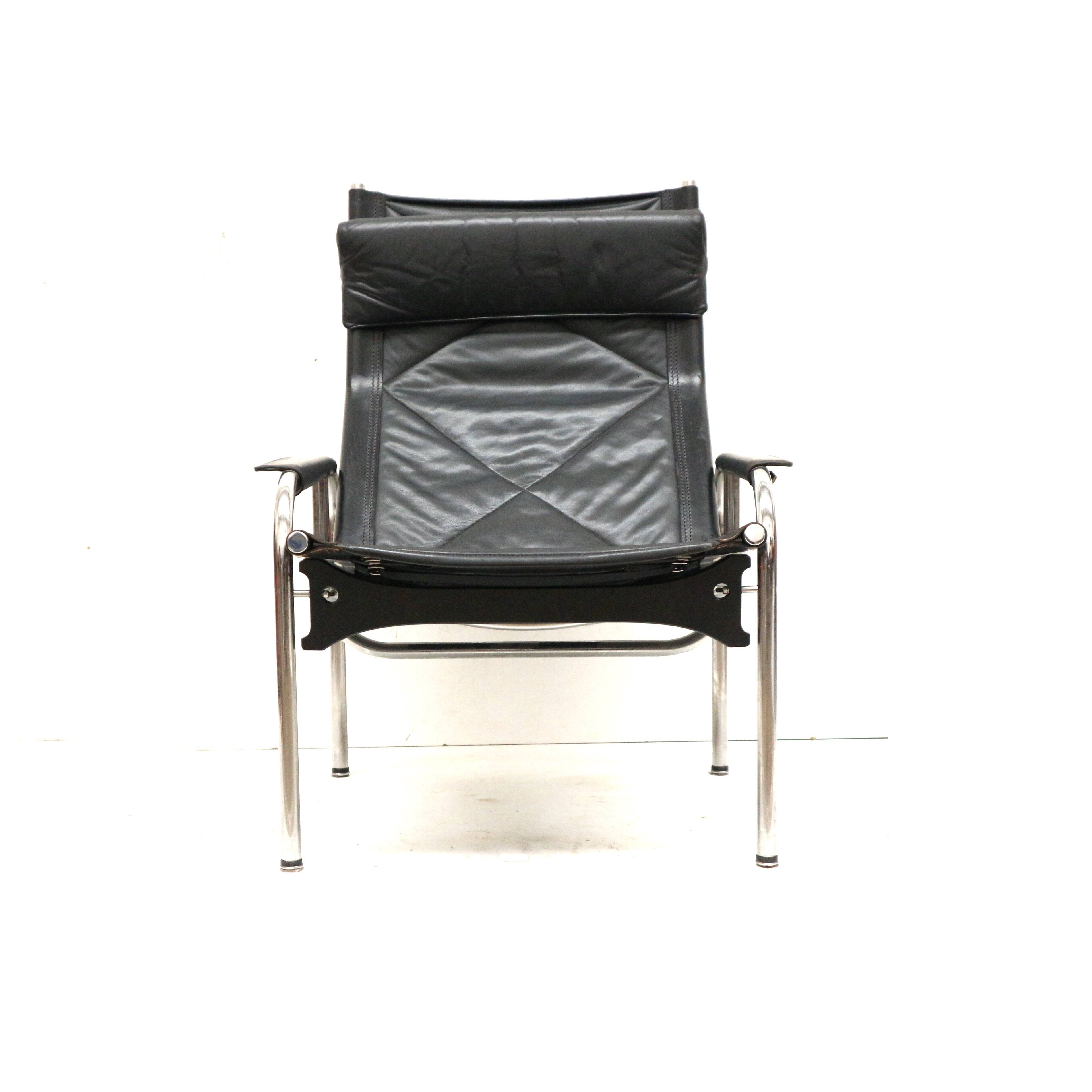 2x Vintage black leather armchair by Strässle HE1106 designed by Hans Eichenberger
