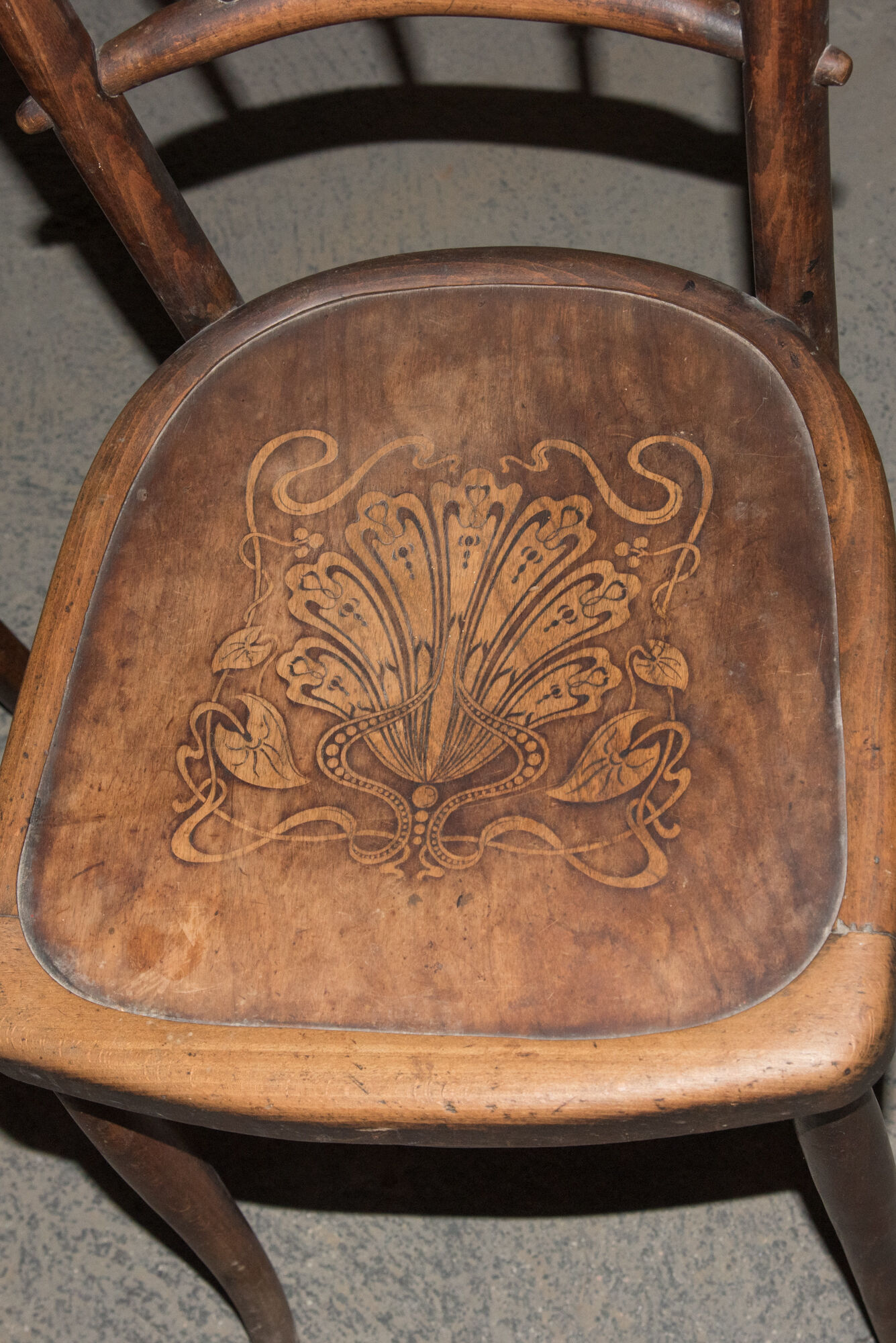 Series of 5 bistro chairs - early 20th century