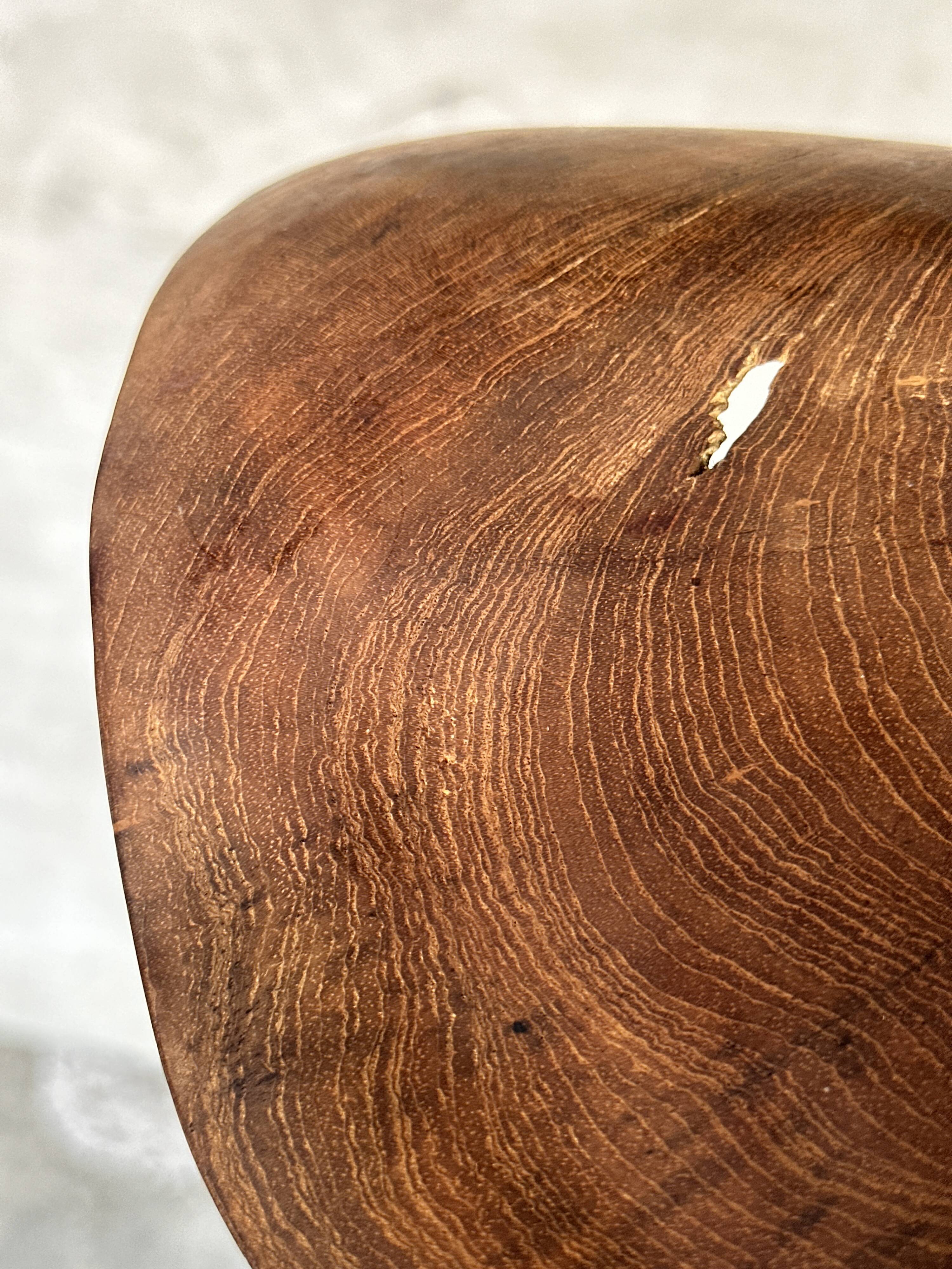 Small pendant light in corrugated teak leaf (Small D:30 H:20)