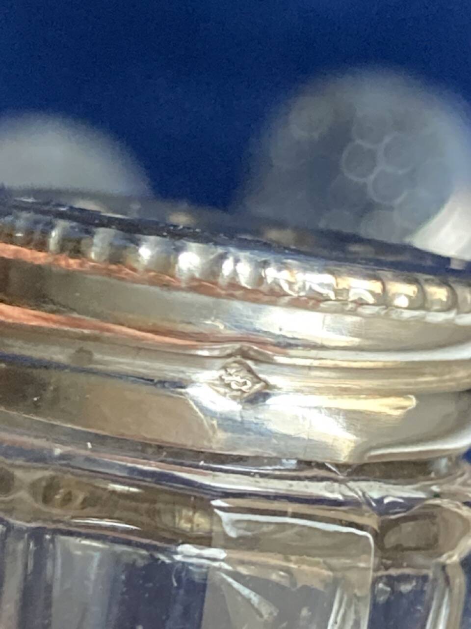 Individual salt shakers in 800 silver with two hallmarks and fluted crystal