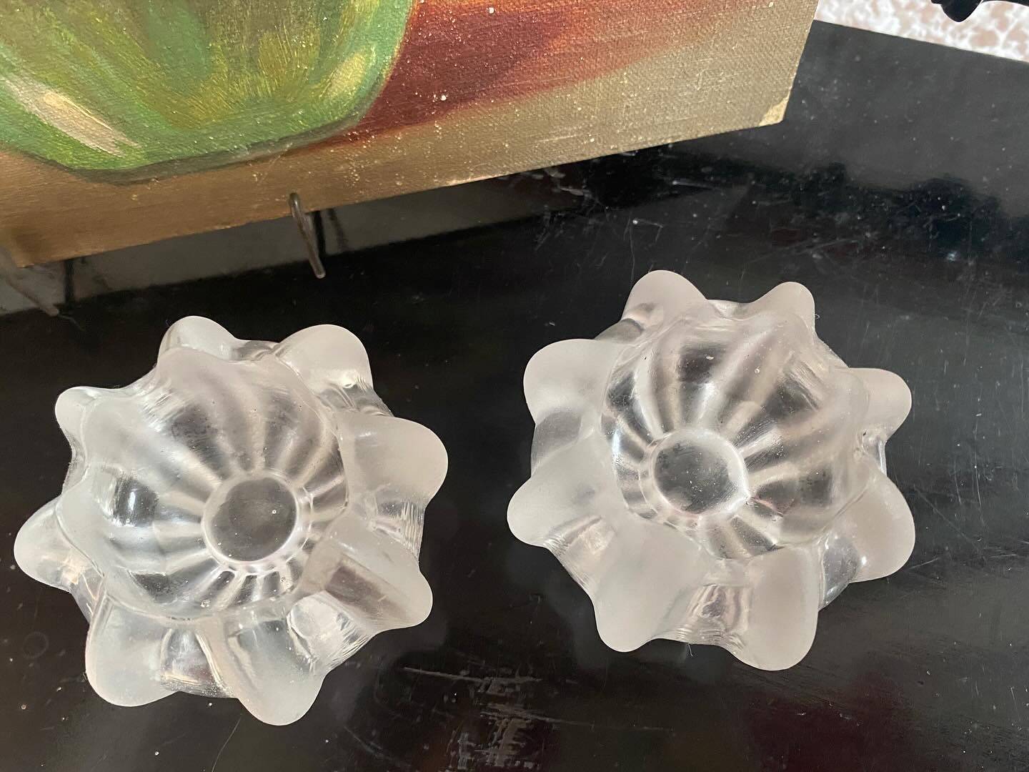 Set of 2 reversible molded glass candle holders