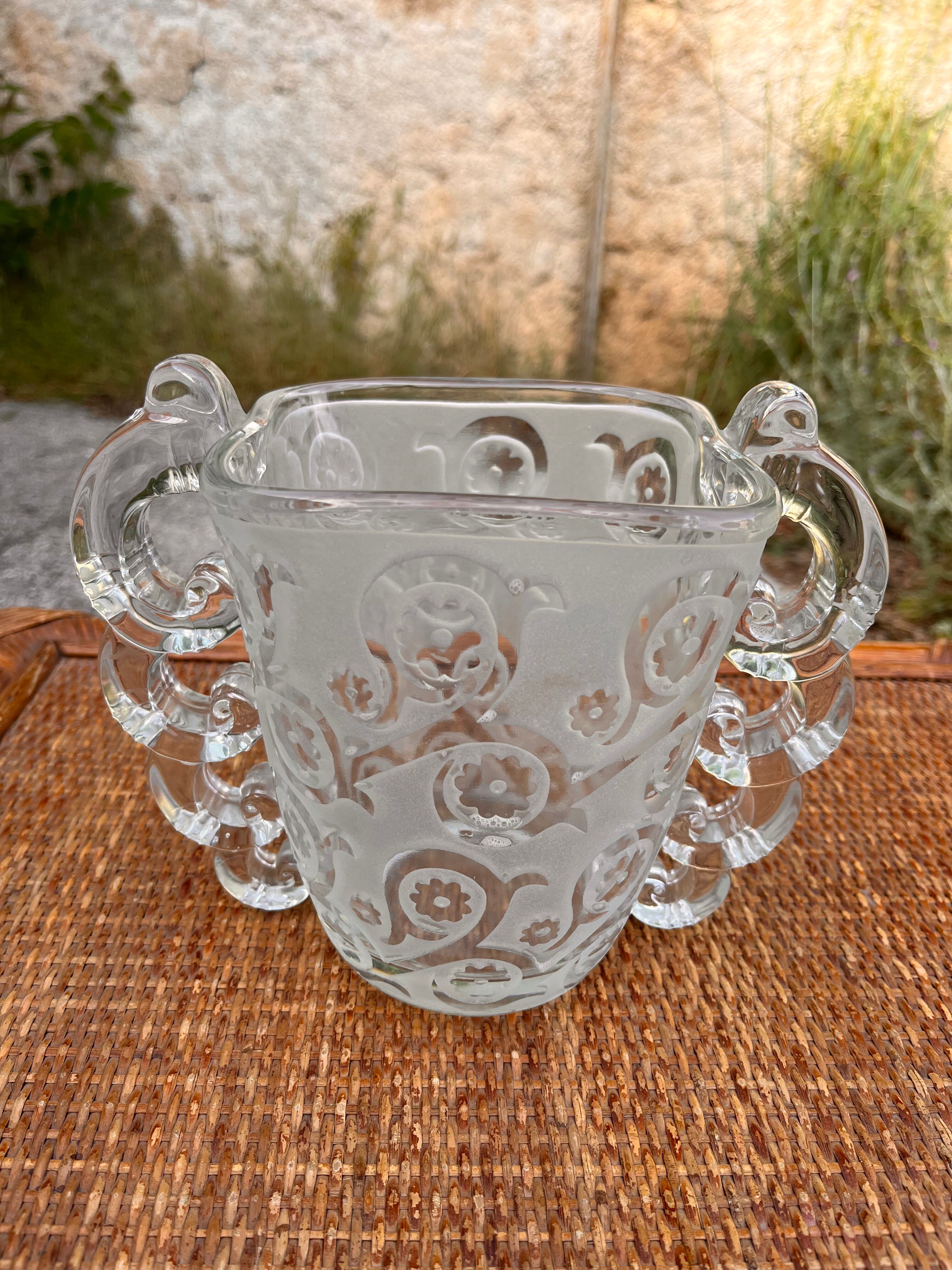 Art Deco frosted glass vase by Pierre D'avens for Daum around 1930.