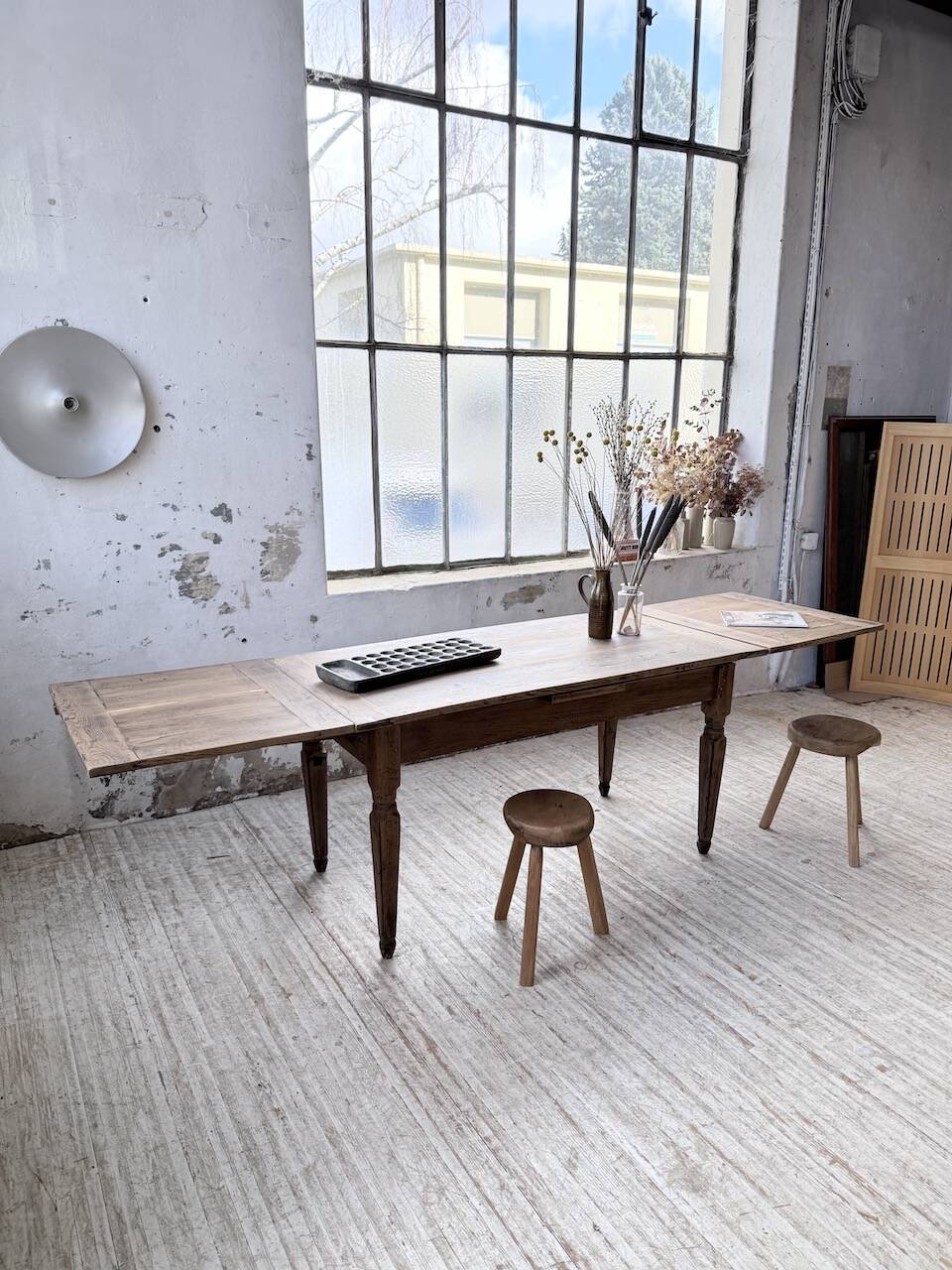 Solid oak farmhouse table with integrated extensions 1950