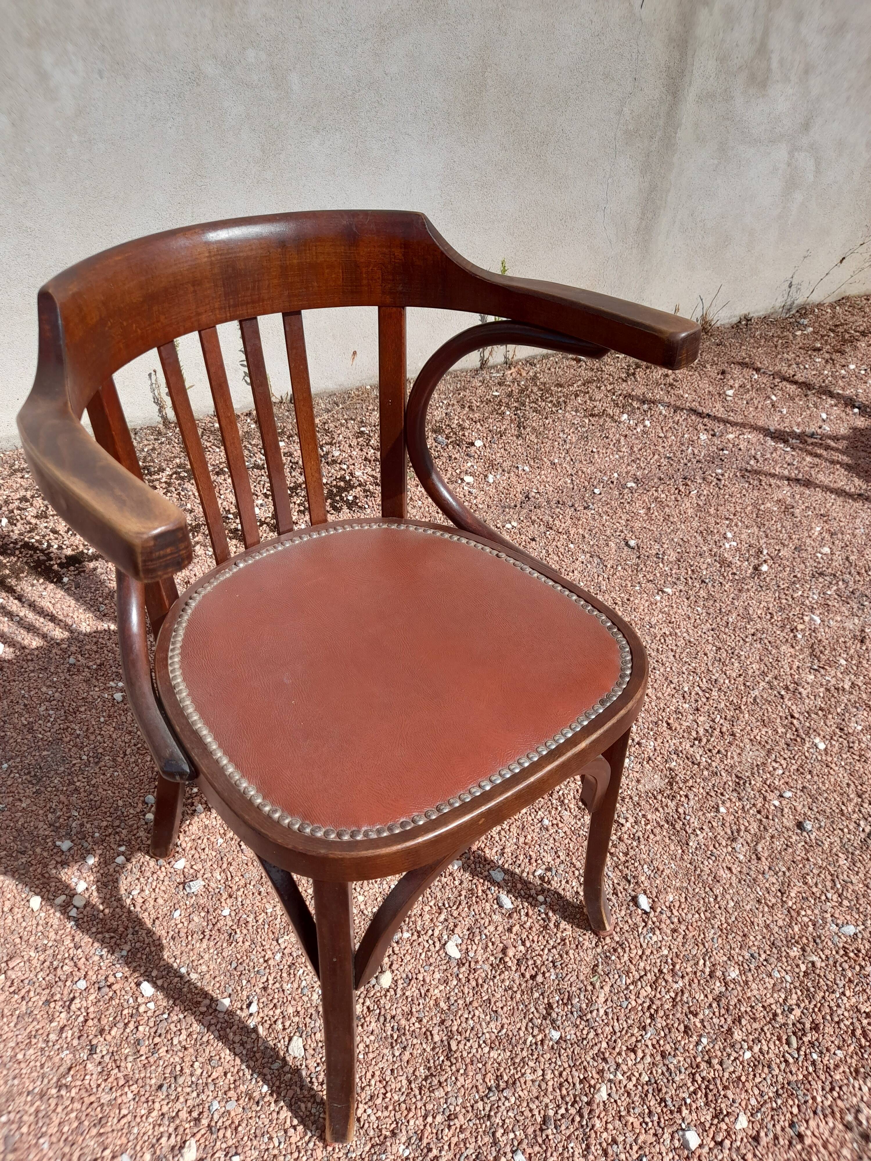 Fauteuil de bistrot signé Baumann 1930
